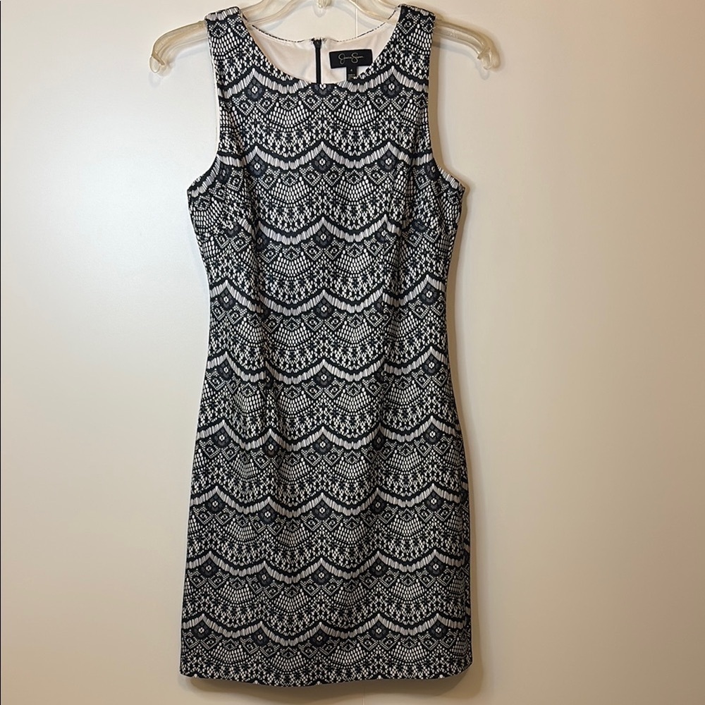 Jessica Simpson White and Blue Sheath Mini Dress Sleeveless Scoop Neck